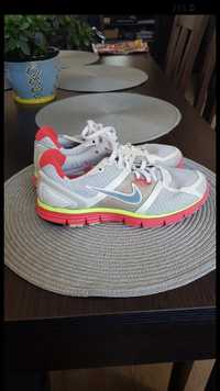 Buty sportowe firmy Nike, rozm.36.5