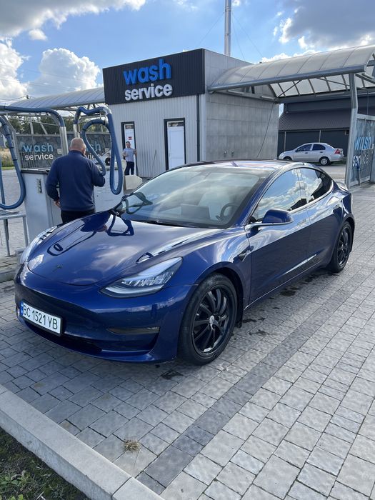 Продам Теслу Model 3