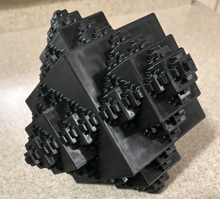 Fractal de Cubo 3D - Versão Grande e Pequena