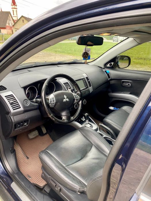 Автомобіль Mitsubishi Outlander 2011