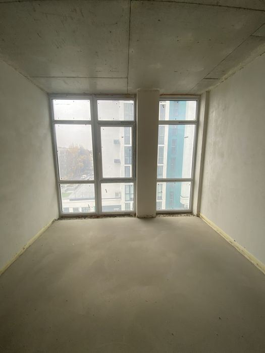 Продаж євро 3-х кімнатної квартири студії, з частковими роботами