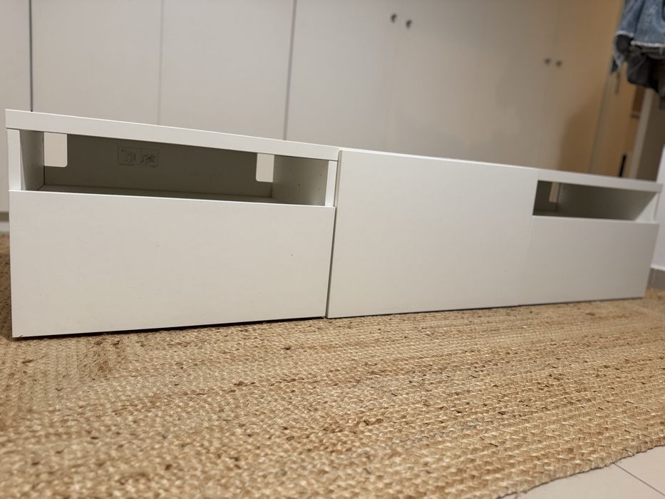 Movel de TV modelo Bestå 1.80m