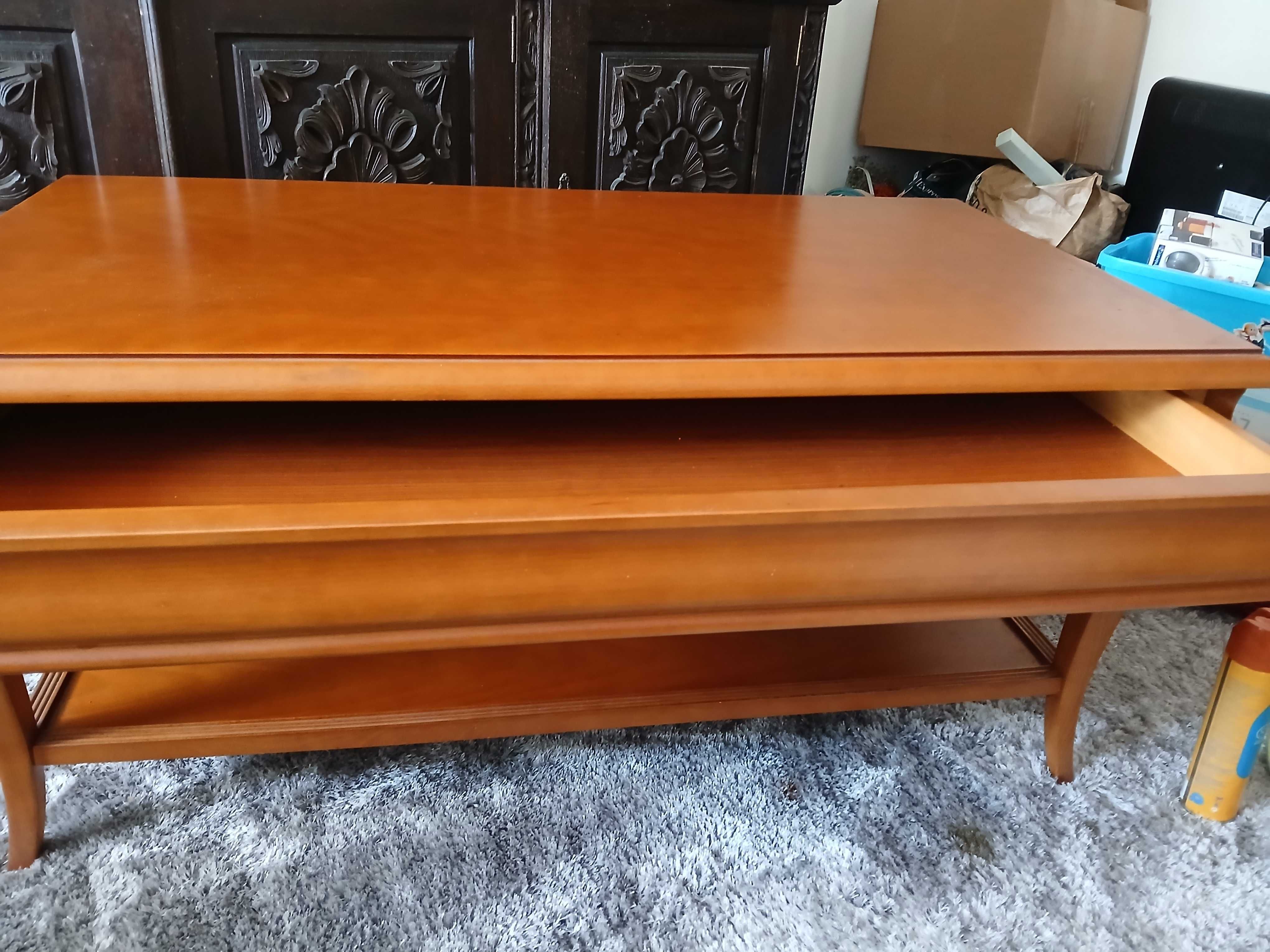 Mesa de centro com gaveta