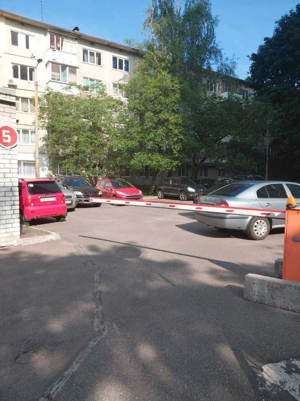 Здам 1-к на Ратушного, 9 А. Парк. Метро " Олімпійська"- 10 хвилин