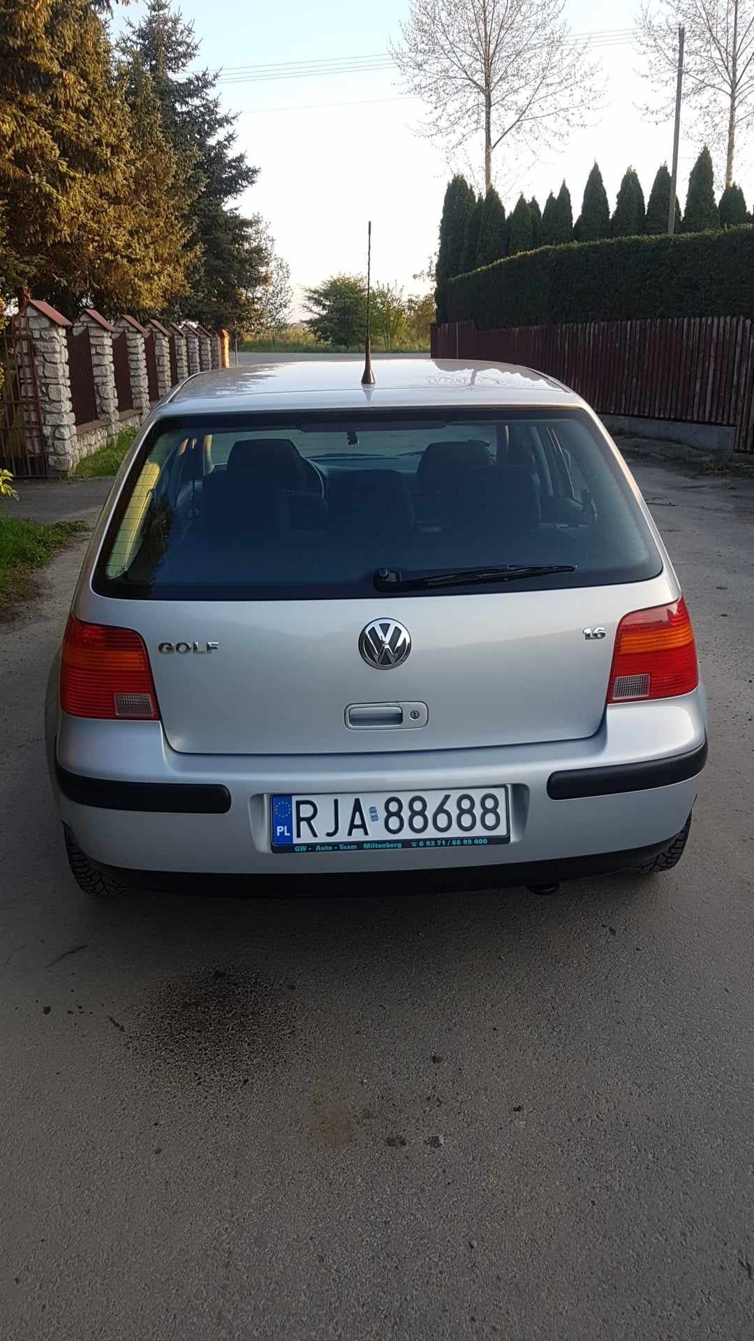 Volkswagen golf 4 1.6 SR benzyna klimatyzacja