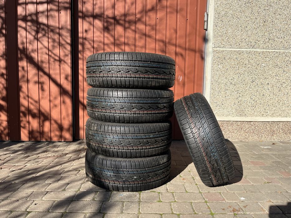 Toyo Celsius 215/55 R16