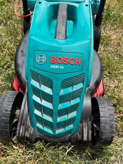 Corta-relvas elétrico 1200 w 32 cm Bosch Arm 32