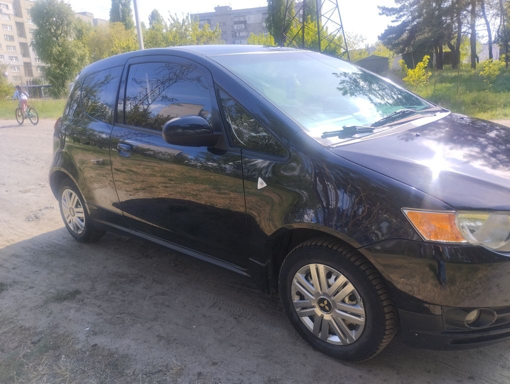 Mitsubishi Colt 2012 года