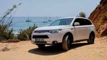 Outlander PHEV 2015 | Híbrido Plug-in | Gasolina + GPL + Elétrico