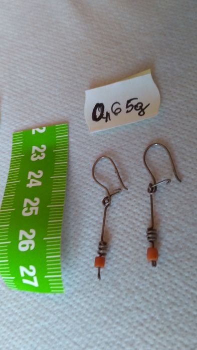 Kolczyki srebrne stylowe z koralem w cenie 260 zł