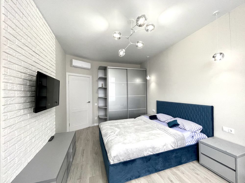 Аркадия 2 ком кв вид моря  ..Каманина 16а