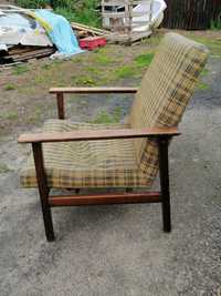 fotel drewniany- bukowy z lat 66