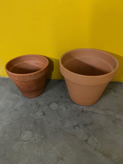 Vasos em barro de vários modelos