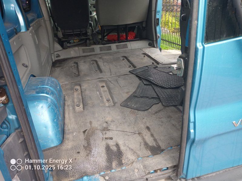 Opel vivaro 9 osobowy HAK super stan