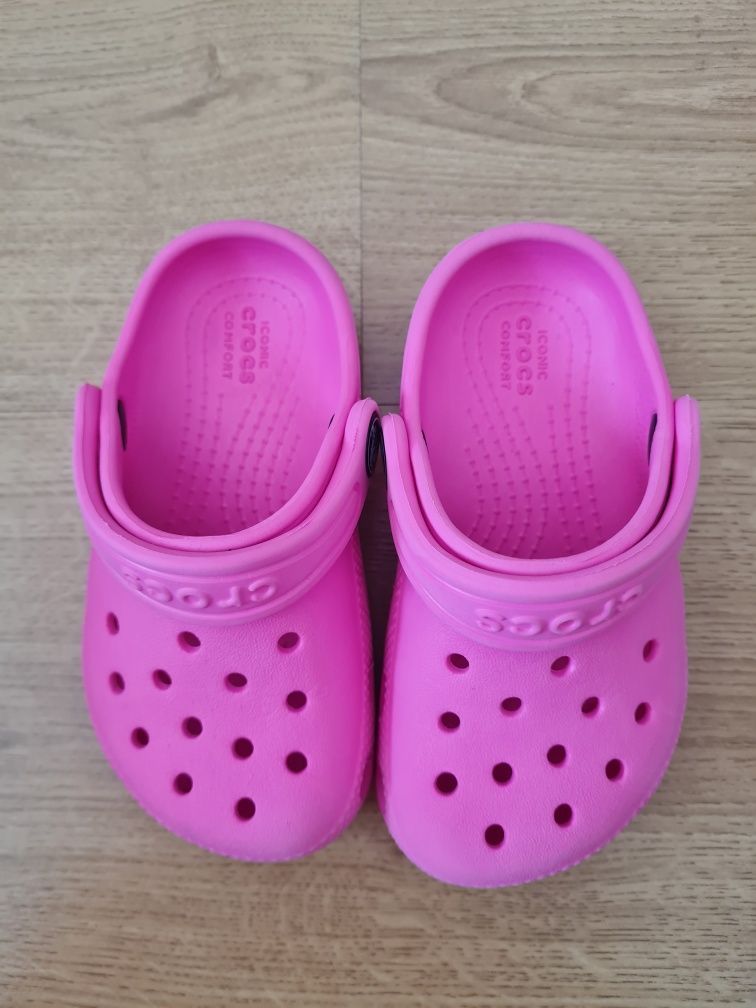 Crocs Rosa usadas nr C7 (23/24)