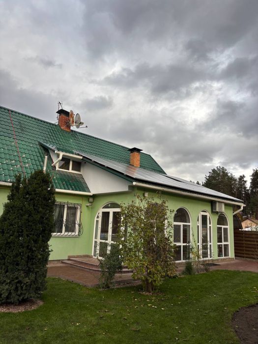 Автономний повністтю будинок під Києвом. Сонячні панелі, скважина, сеп