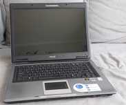 Stary laptop marki asus