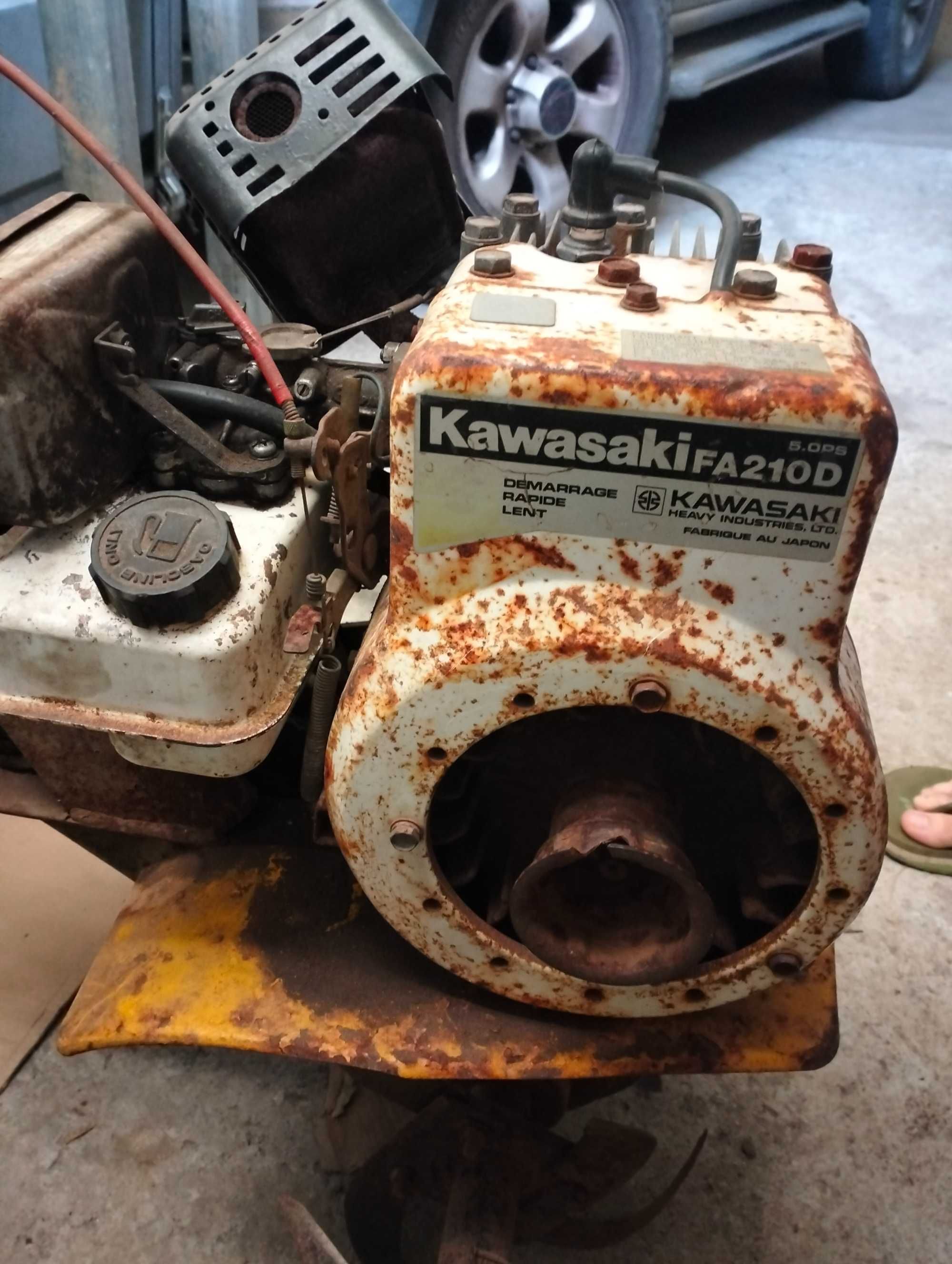 Vendo motocultivador Kawasaki