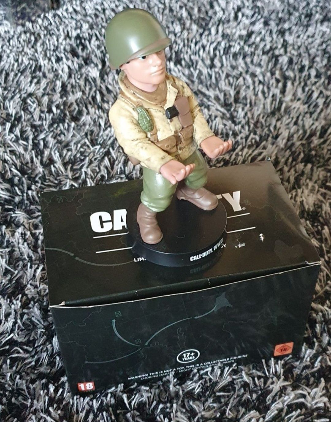 CALL OF DUTY WWII Figurka Podstawka Mini Cable Guy