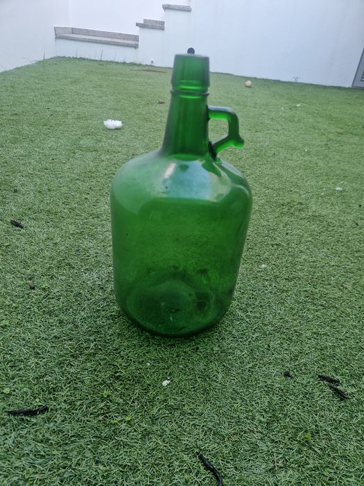 Vendo garrafões de 5 litros