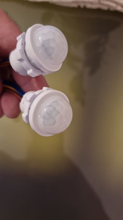 Dois Sensores de Movimento PIR