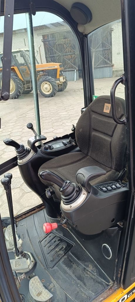 Minikoparka JCB 8020 z 2012r. Głowica obrotowa.
