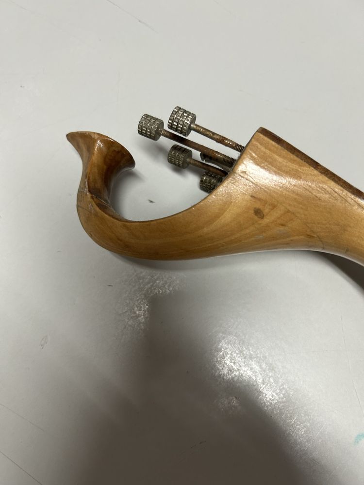 Cavaquinho antigo braco em leque