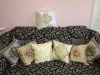 Маленькі подушки декоративні вишиті для сну