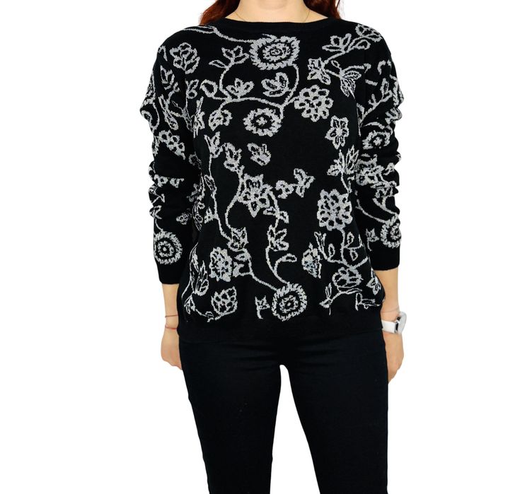 Czarny sweter w kwiatowy wzór XL 42