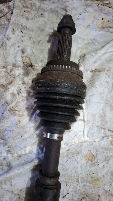 Полуось, привод на Тойота авенсіс т25