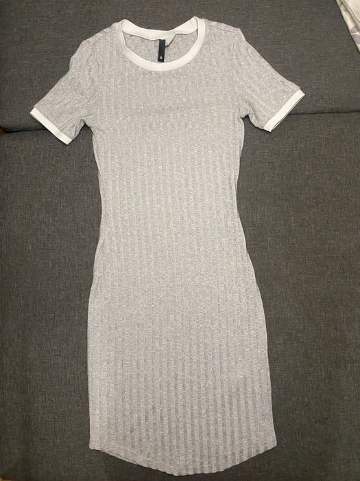 Продам обтягивающее платье