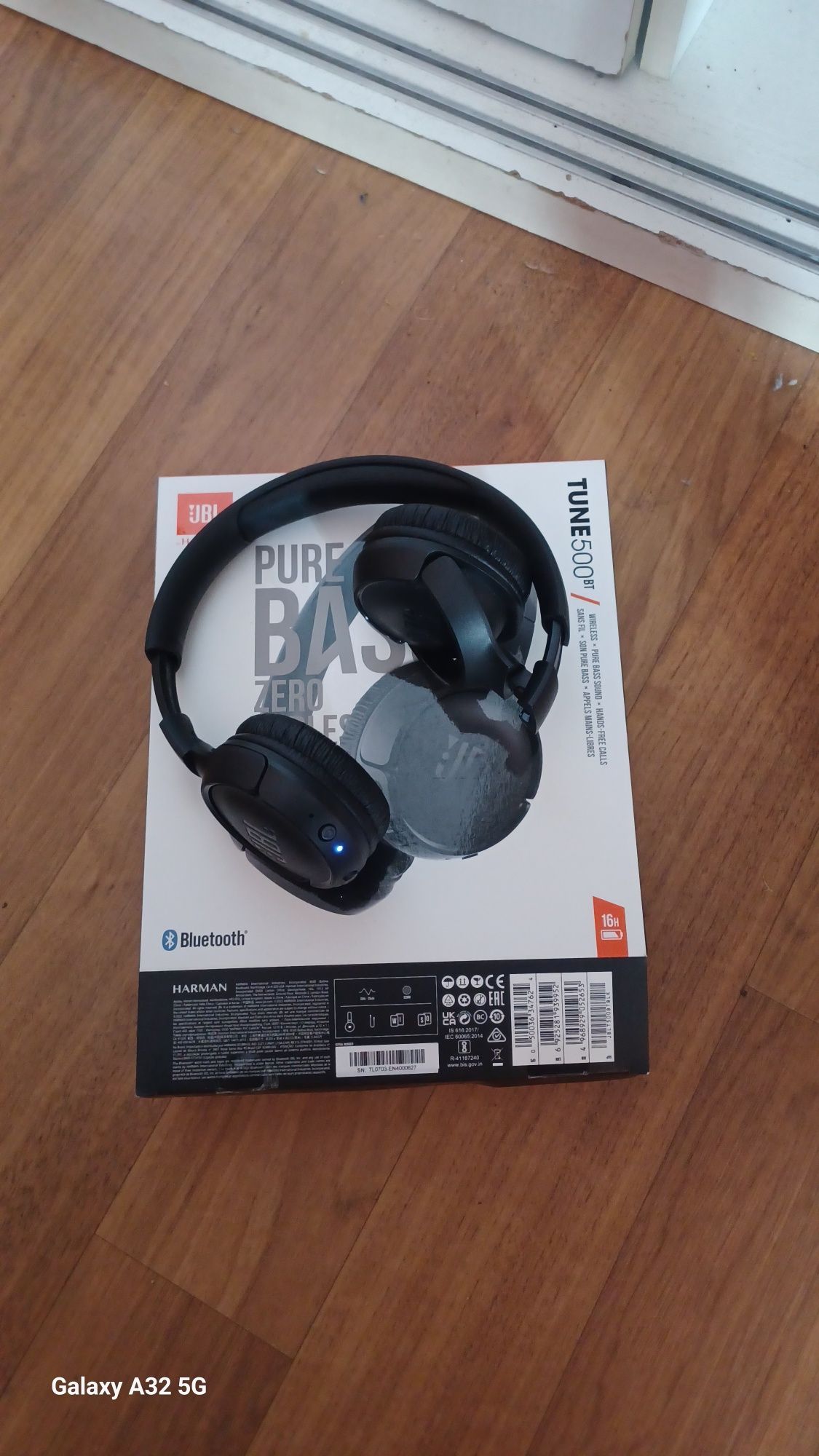 На вушники  JBL TUNE500BT