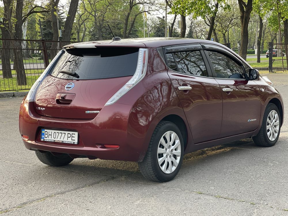 Nissan Leaf 2017 год