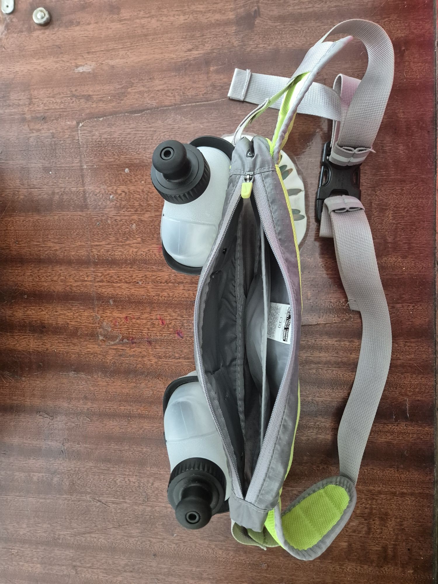 Bolsa NIKE running com bidões