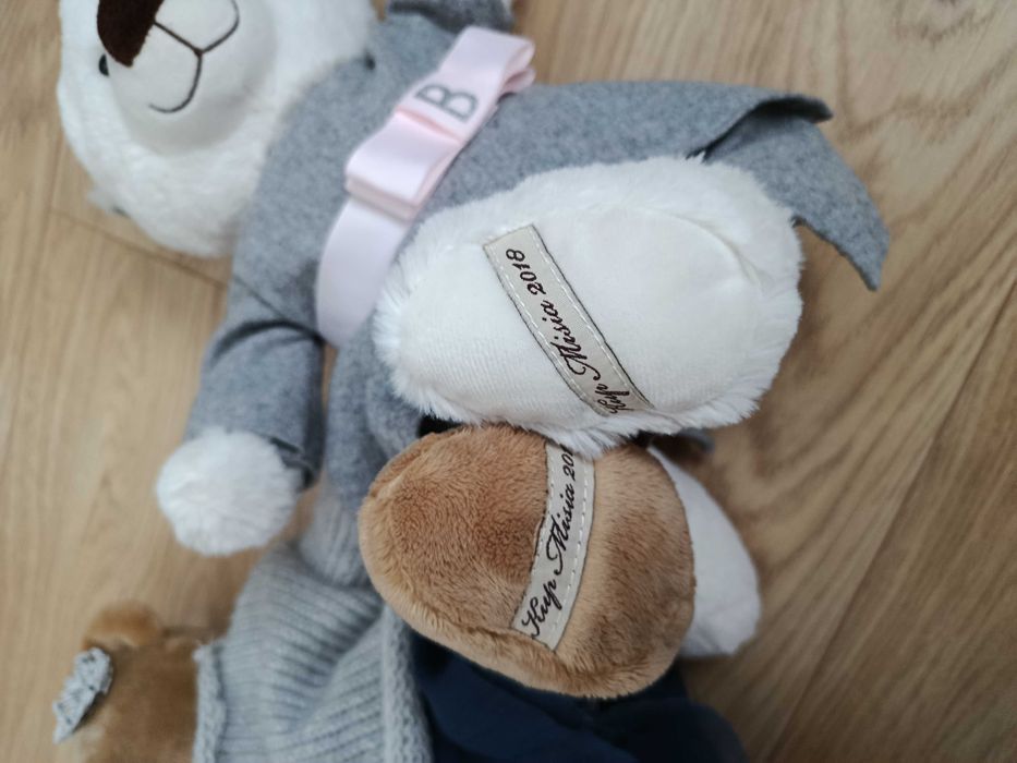 Pluszowy miś maskotka w ubranku biały brązowy Kup Misia 2018