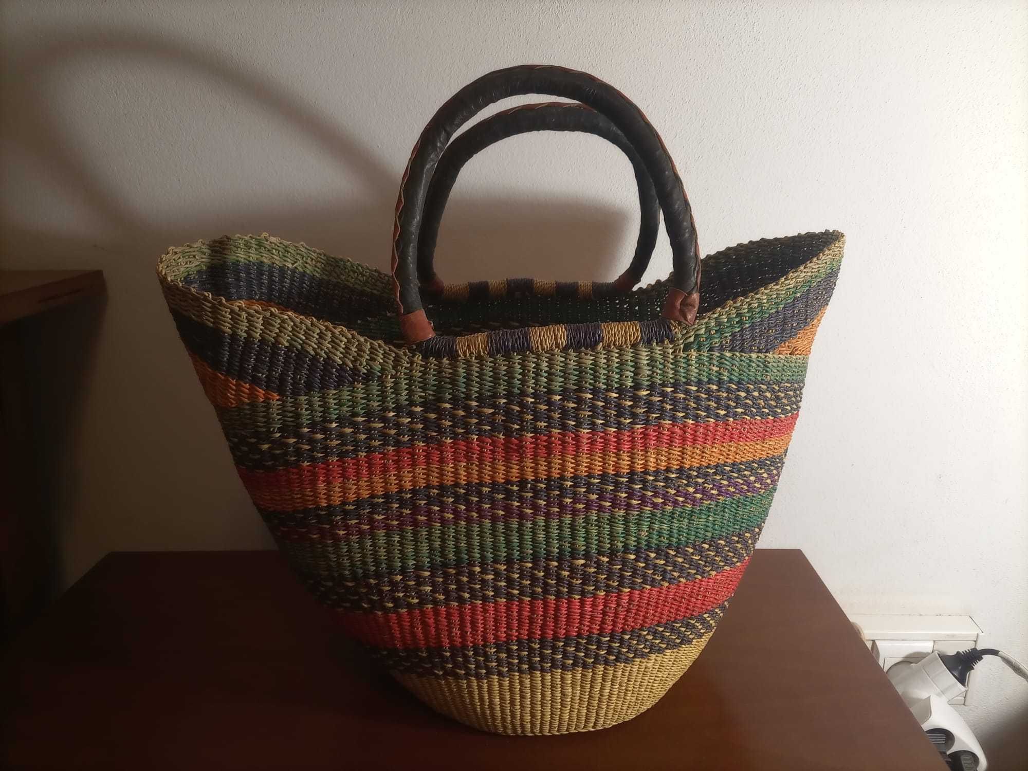 Conjunto de Sacas de Mão Africanas de Palha
