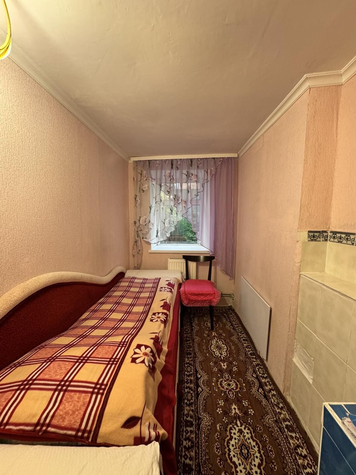 Продам півбудинку в районі 33 школи.
