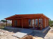 Montagem de casas pré fabricadas em madeira