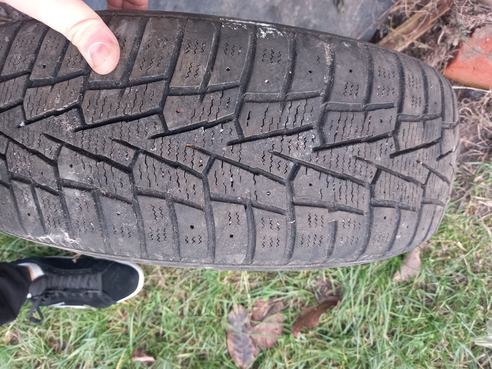 Зимова гума hankook 185/60 r15 залишок 4-5мм
