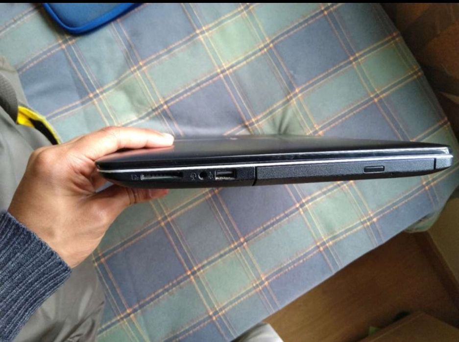 Portátil ASUS X555L