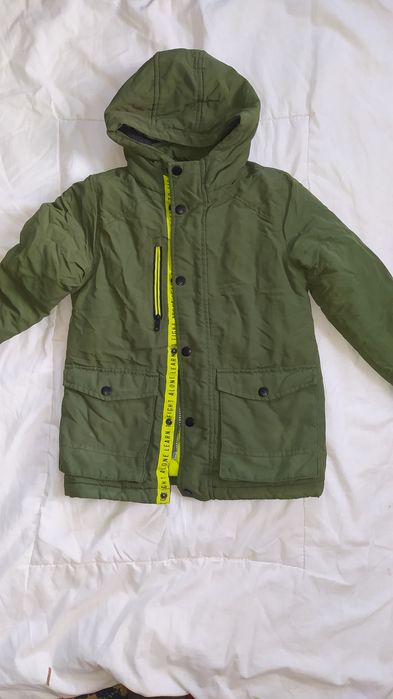 Зимова курточка для хлопчика зеленого кольору 123-128 6-7 років шапка