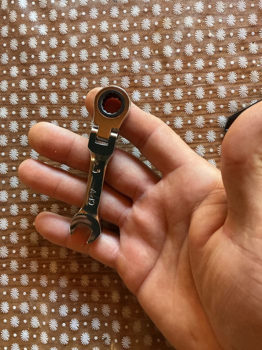 Ключ 10мм рожково-накидной трещоточний с поворотной головкой усилений