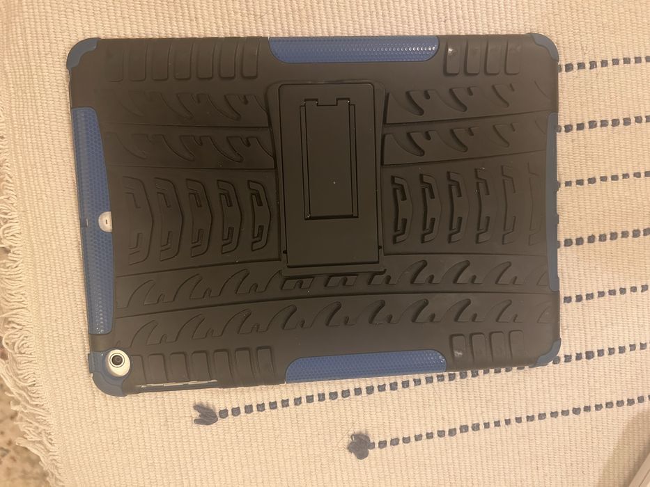 Ipad 5 рік 2016 рік ( модель 2014р) з бампером 32 гб