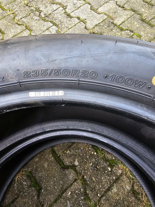 Letnie opony Bridgestone Alenza 235/50/20  100W