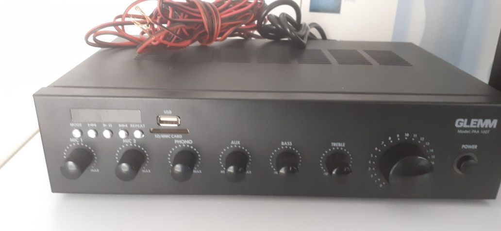 Amplificador som e 4 colunas Karma