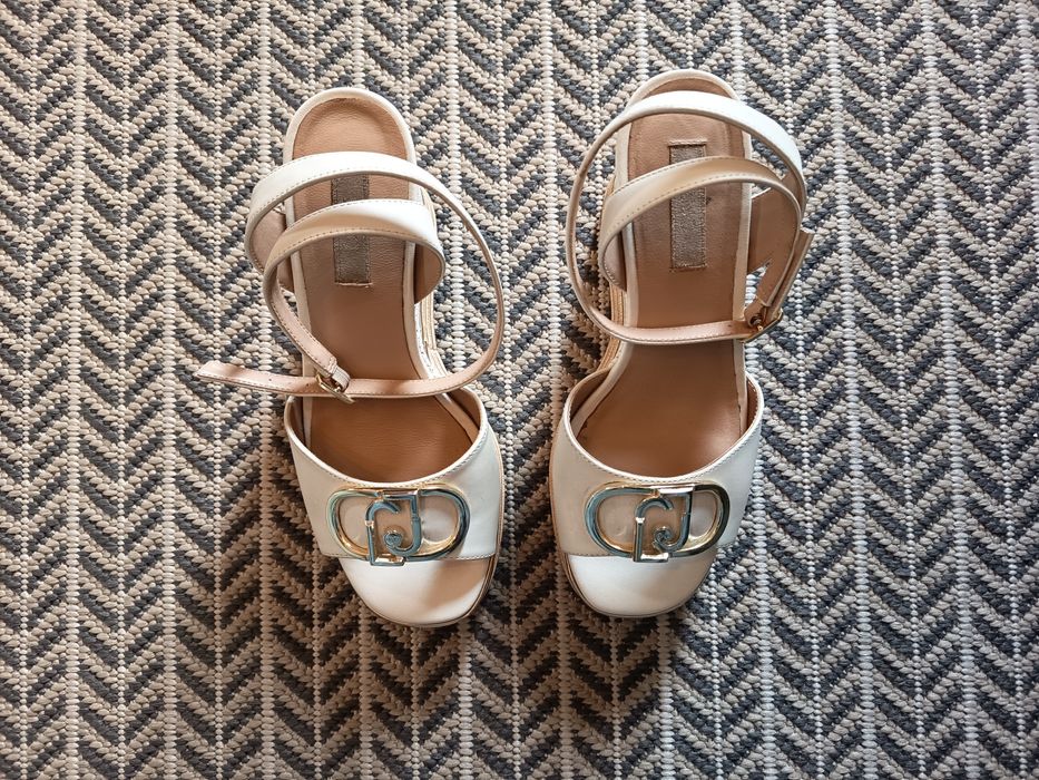 Sandálias liujo tamanho 37