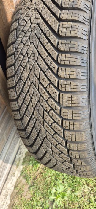 Komplet Koła stalowe + opony zimowe PIRELLI  jak NOWE