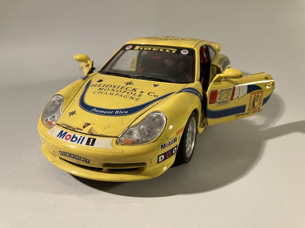 Porsche Carrera 911, 1997: escala 1/18