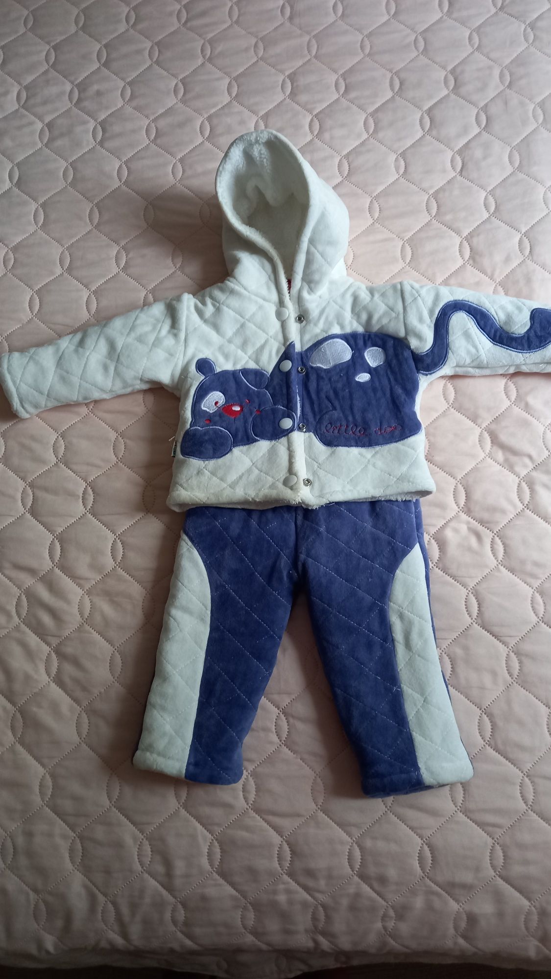 Продаю  зимний костюм детскийна меху