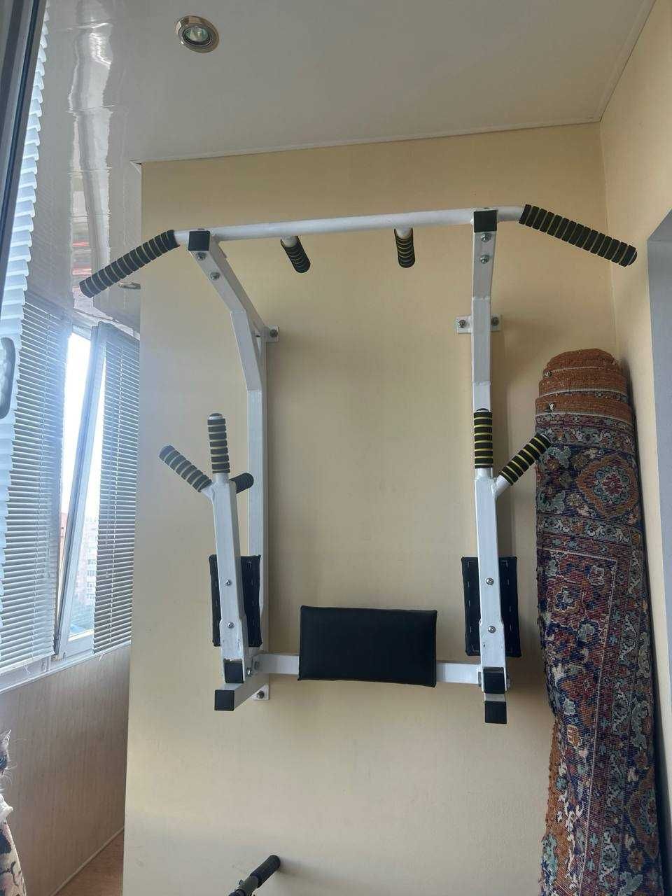 Продам турник, комплекс настенный